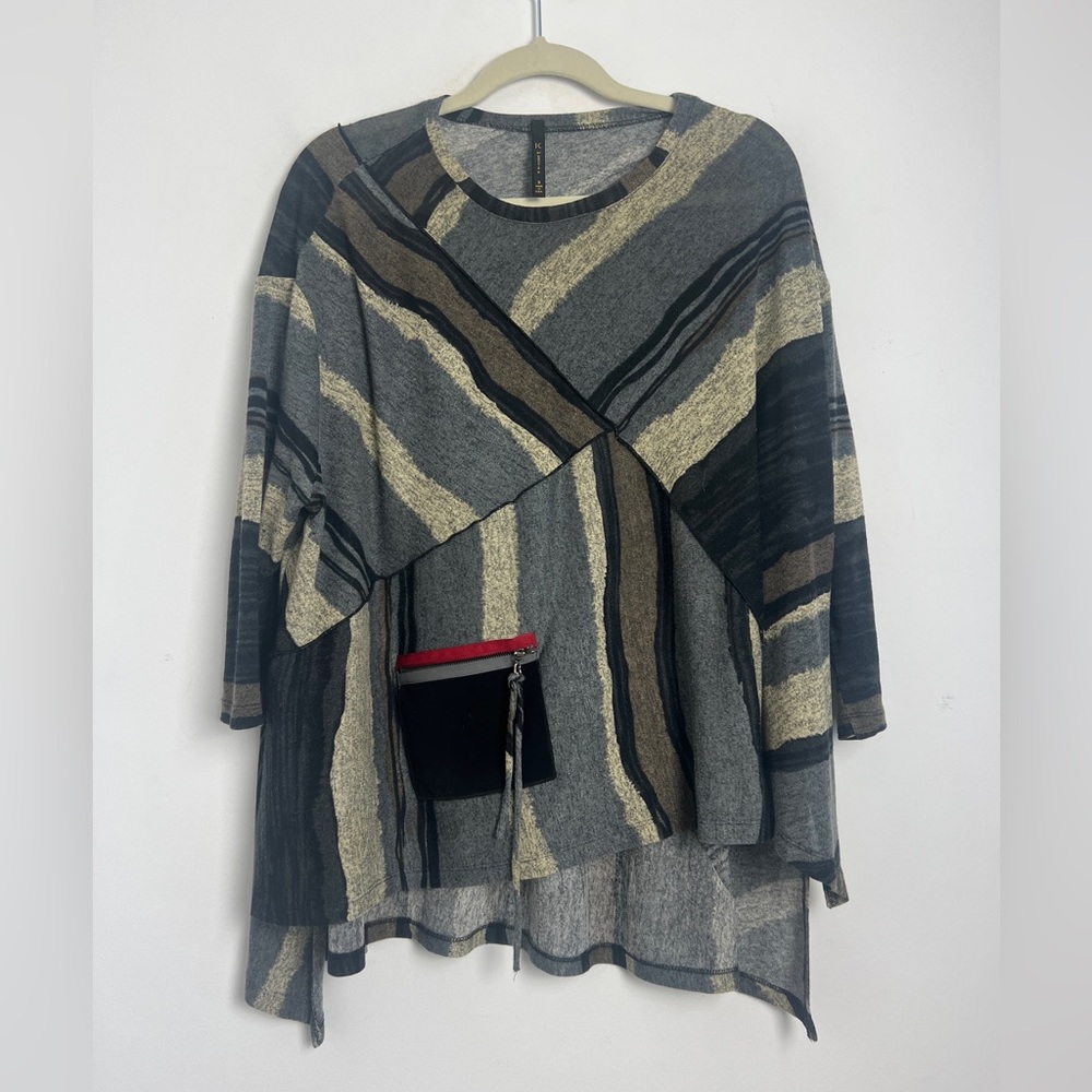 IC By Connie K Small 3/4 Sleeve Stripe Artsy Lagenlook Asymmetrical Hem Top